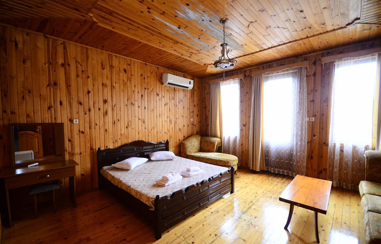 Zebo Hotel Batumi Exterior foto